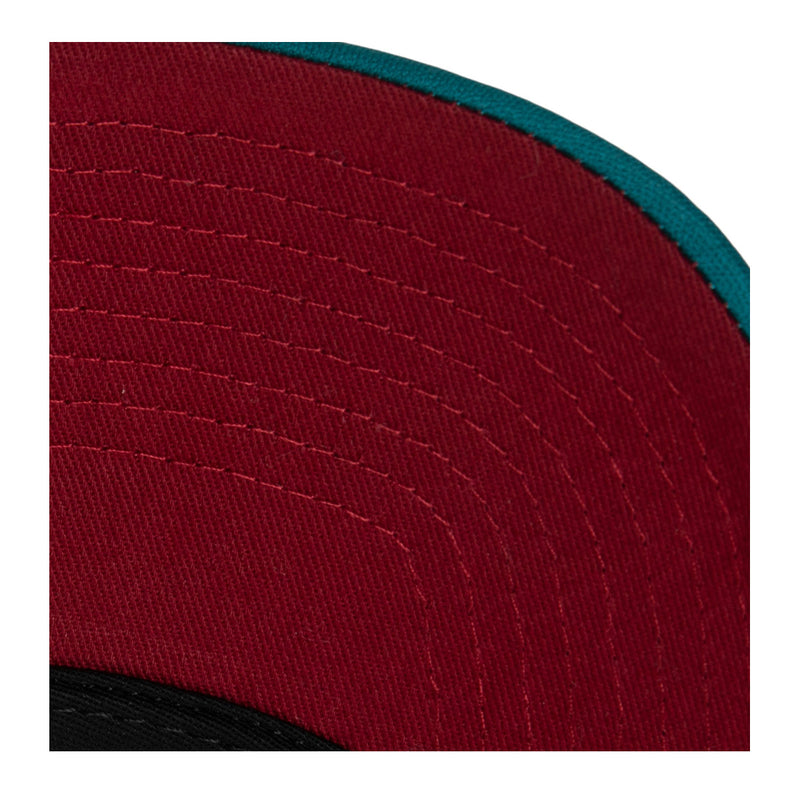 Mitchell & Ness Mens NBA Detroit Pistons Trucker HWC Snapback Hats 5HSSSH21323-DPIOFWH Off White ,Red Brim
