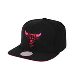 Mitchell And Ness Mens NBA Highlighter Team Pop Chicago Bulls Snapback Hat 6Hsssh21003-Cbublck Black, Magenta Brim
