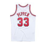 Mitchell & Ness Mens NBA Chicago Bulls Swingman Jersey - Scottie Pippen SMJYAC18054-CBUWHIT97SPI White