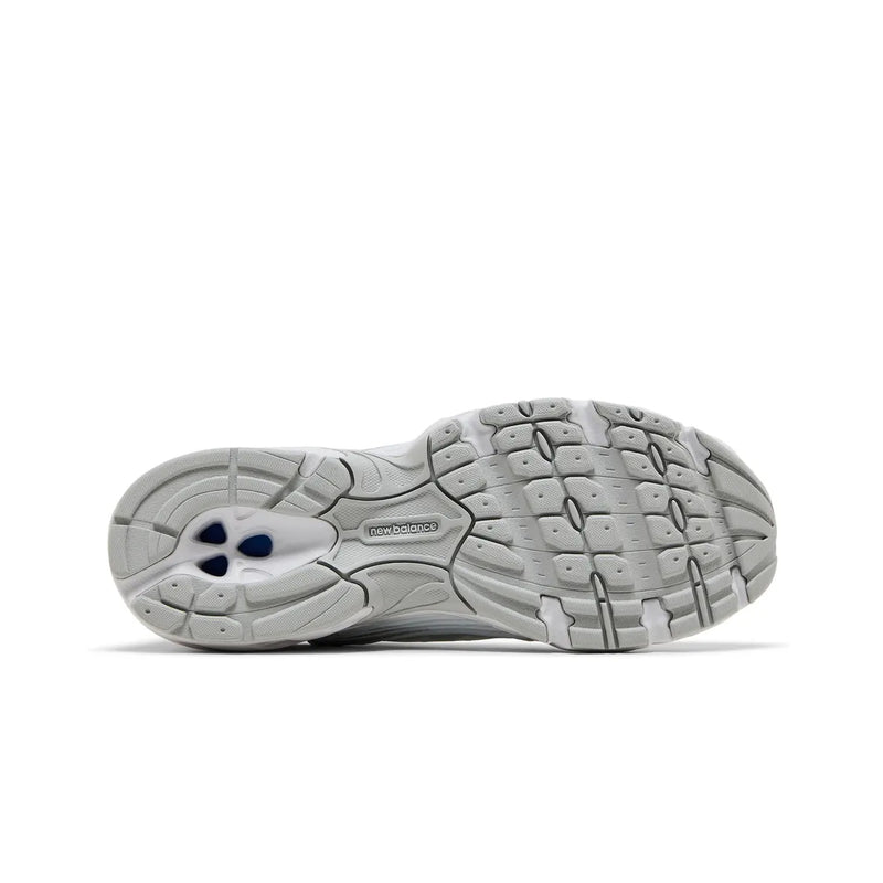 New Balance Unisex 530 Running Sneakers U530HFW White/Silver Metallic