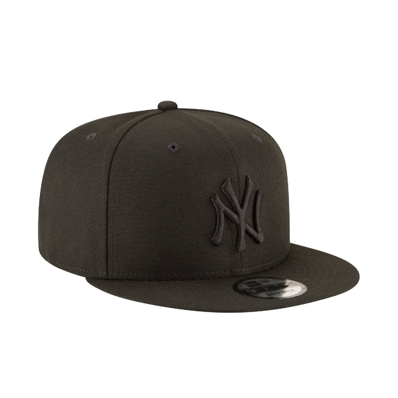 New Era Unisex MLB New York Yankees Blackout Basic 9Fifty Snapback Hat 11591026 Black, Grey Undervisor
