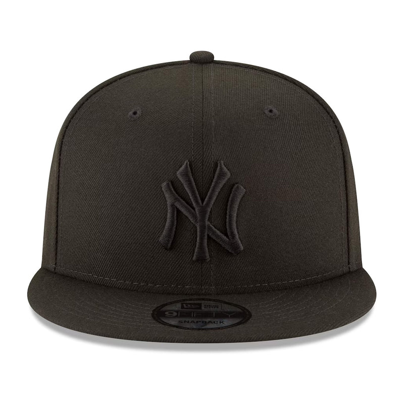 New Era Unisex MLB New York Yankees Blackout Basic 9Fifty Snapback Hat 11591026 Black, Grey Undervisor