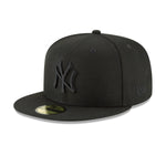 New Era Mens MLB New York Yankees Basic 59Fifty Fitted Hat 11591128 Blackout, Grey Undervisor