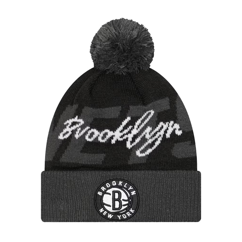 New Era Mens NBA Brooklyn Nets Knit Confident Pom Beanie 60267468 Black/Grey, Undervisor