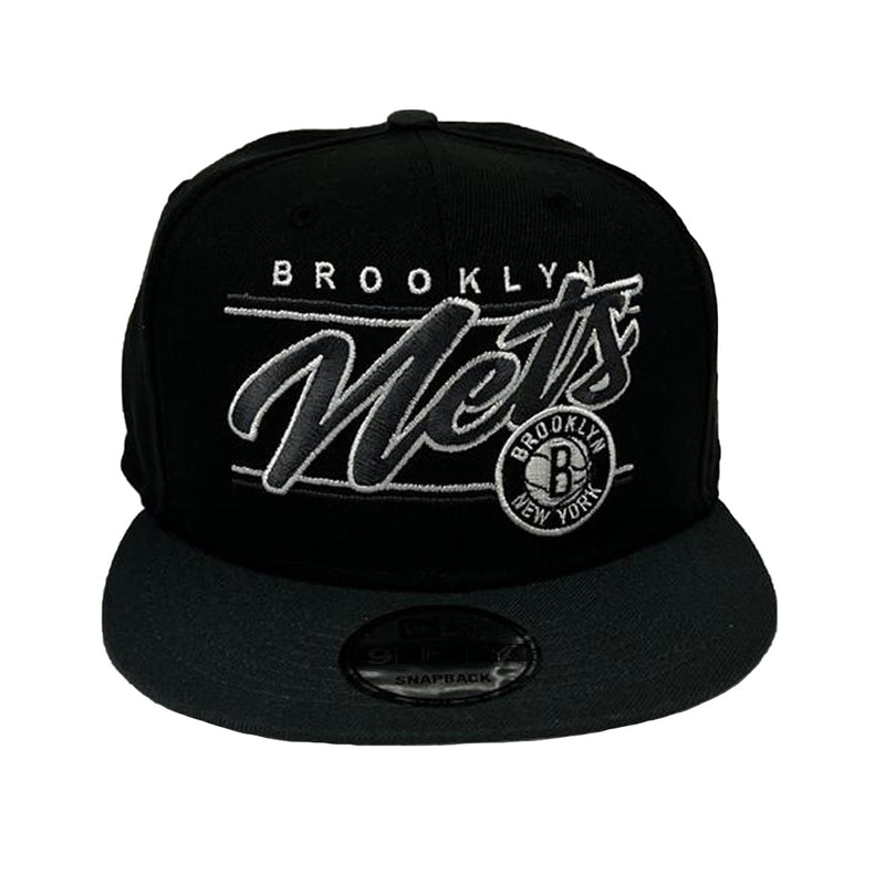 New Era Mens NBA Brooklyn Nets Team Script D3 9Fifty Snapback Hat 60269304 Black, Grey Undervisor