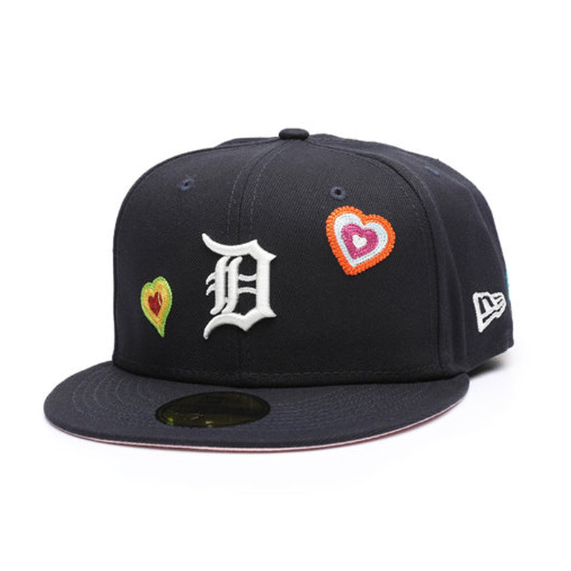 New Era Mens MLB Detroit Tigers Chainstitch Heart 59Fifty Fitted Hat 60288225 Navy, Pink Undervisor