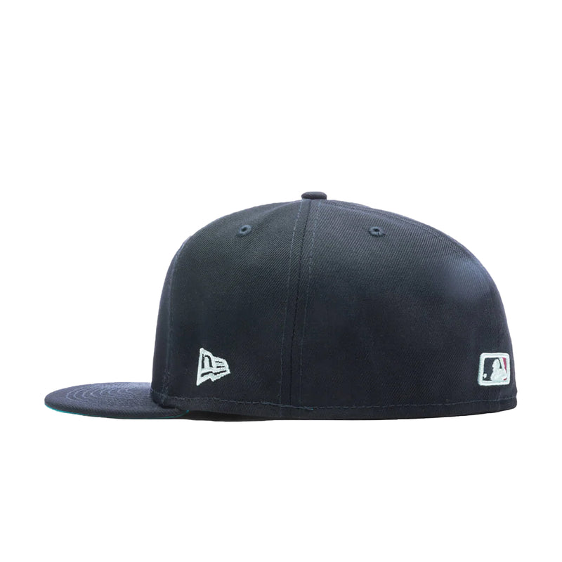 New Era Mens MLB New York Yankees Polar Lights 59Fifty Fitted Hat 60296499 Navy, Teal Undervisor