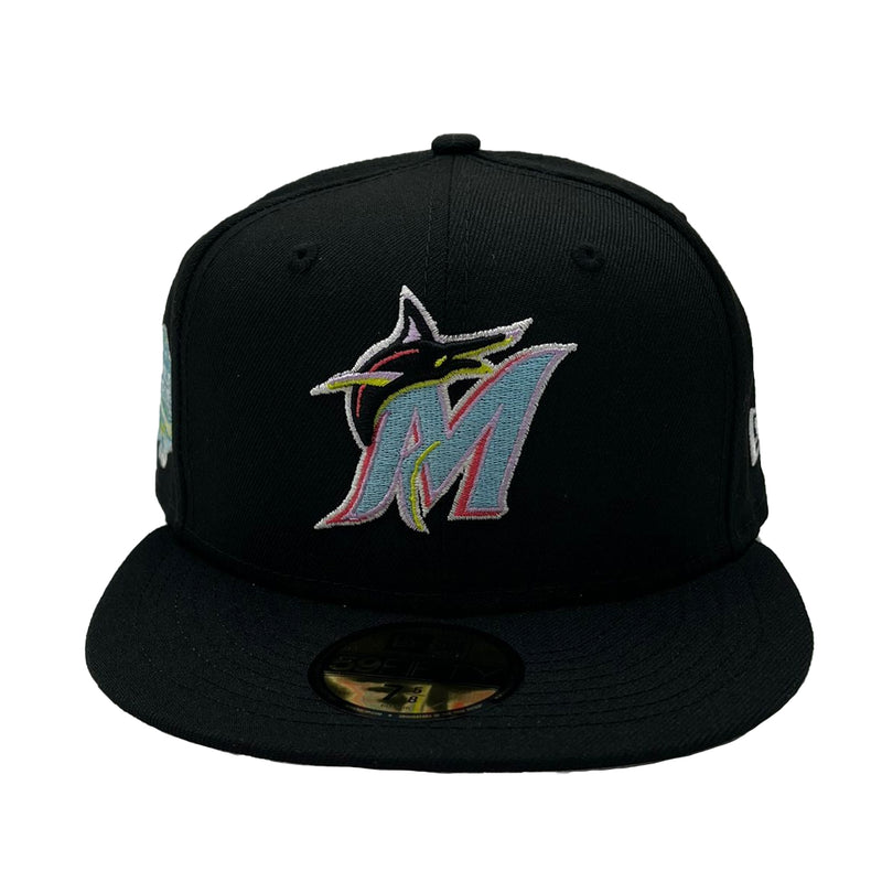 New Era Mens MLB Miami Marlins Color Pack Multi Side Patch World Series 59Fifty Fitted Hat 60303632 Black, Grey Undervisor