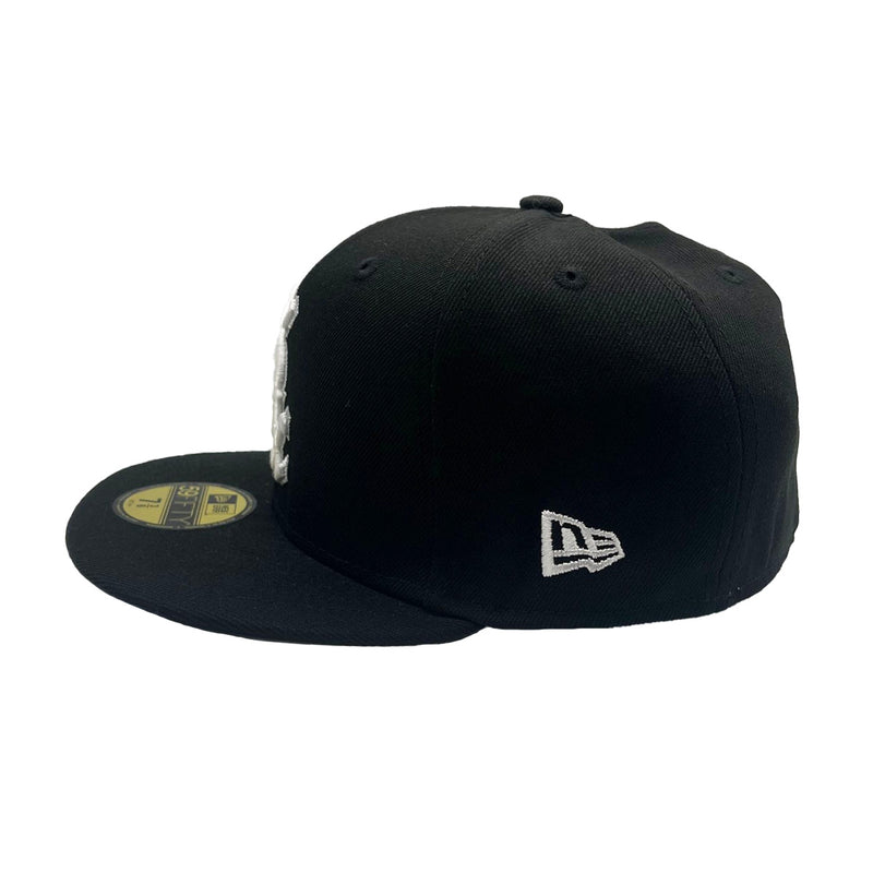 New Era Mens MLB Chicago White Sox Metallic Thread Logo 59Fifty Fitted Hat 60355180 Black, Dark Green Undervisor
