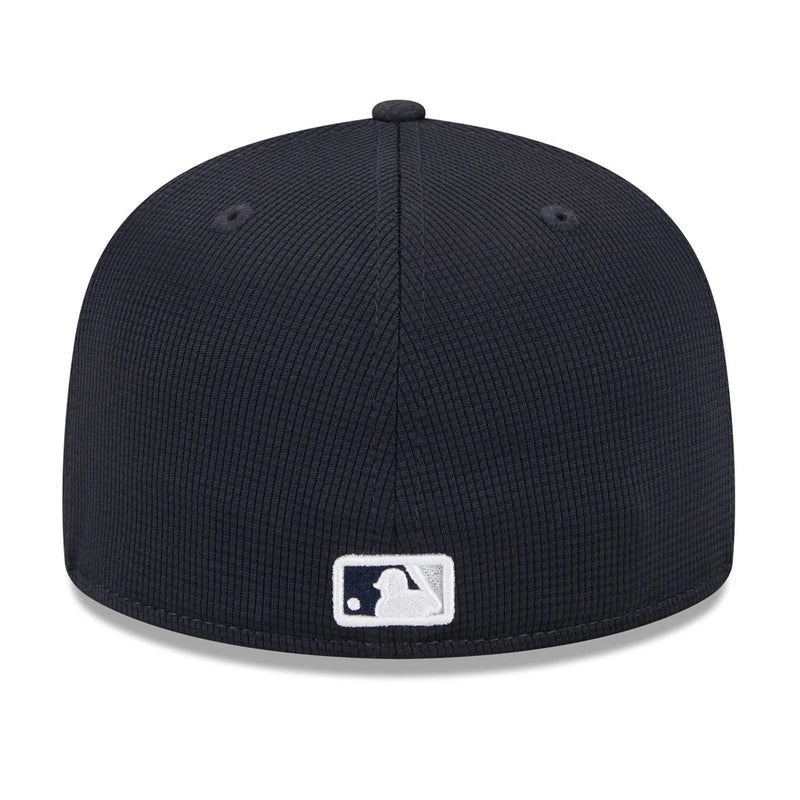 New Era Mens MLB New York Yankees MLB24 Patch 59Fifty Fitted Hat 60436104 OTC Navy, Black Undervisor