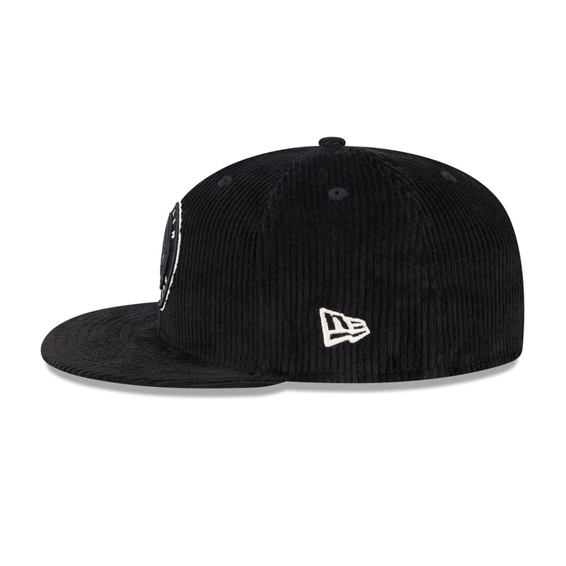 New Era Mens NBA Brooklyn Nets Letterman Pin 59Fifty Fitted Hat 60487166 Black, Grey Undervisor
