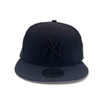 New Era Mens MLB New York Yankees World Series 1999 59Fifty Fitted Hat 70716145 Navy/Black, Grey Undervisor