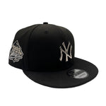New Era Mens MLB New York Yankees 1999 World Series 9Fifty Snapback Hat 70744185 Black/Silver, Grey Undervisor