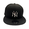 New Era Mens MLB New York Yankees 1999 World Series 9Fifty Snapback Hat 70744185 Black/Silver, Grey Undervisor
