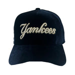 New Era Unisex MLB New York Yankees Velvet 1999 World Series 9Forty Snapback Hat 70808384 Navy, Grey Undervisor