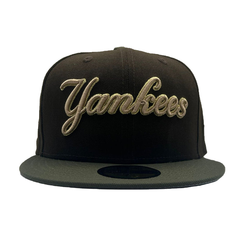 New Era Mens MLB New York Yankees 1996 World Series 59Fifty Fitted Hat 70818195 Walnut/Olive, Grey Undervisor