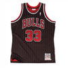 Mitchell & Ness NBA Chicago Bulls Authentic Jersey - Scottie Pippen #33 722630095Spipp- 300 Black/Red